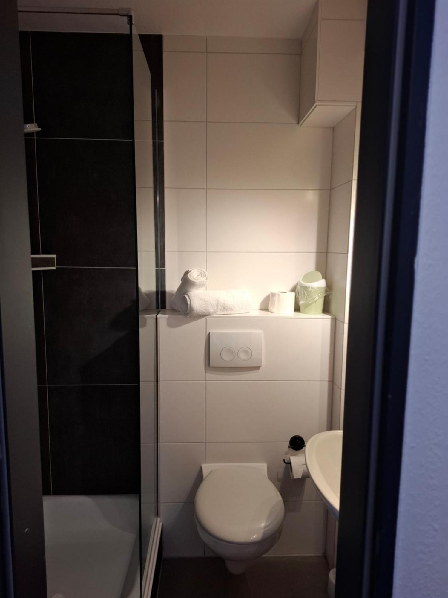 Hotel Am Schwarzen Berg 슈타데 외부 사진